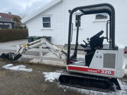 Bobcat 320