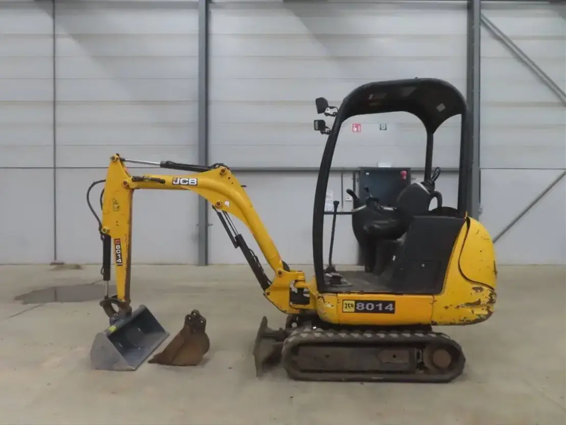 JCB 8014