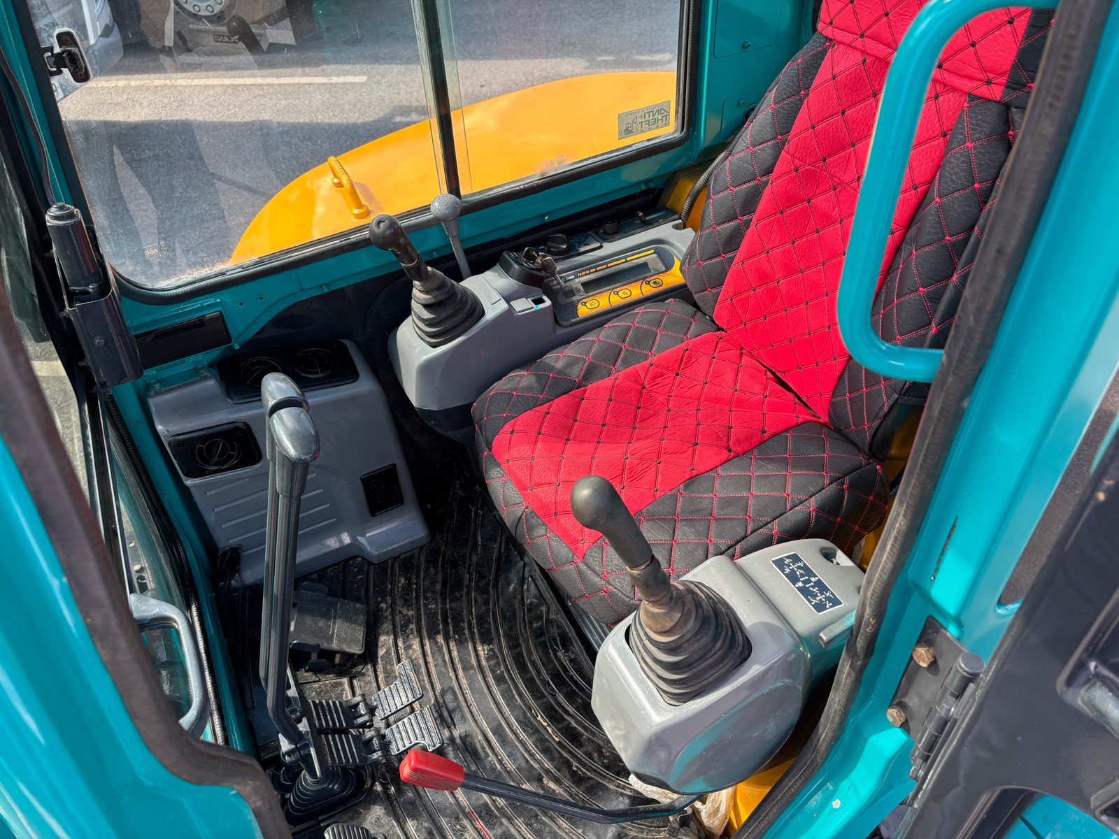 Kubota U30 – Image 13