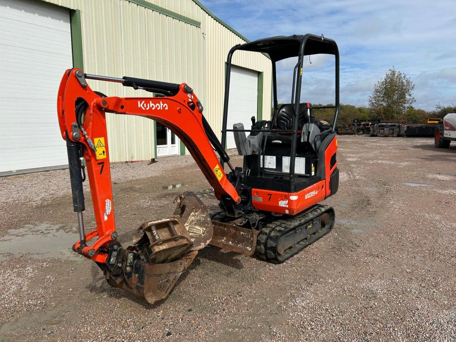 Kubota KX015-4.