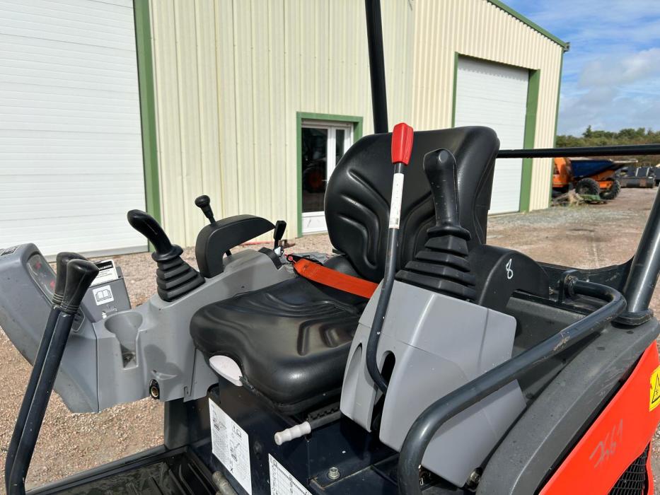 Kubota KX015-4. – Image 11