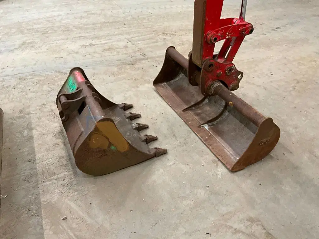 Takeuchi TB 235 – Image 3