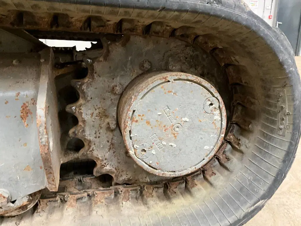 Takeuchi TB 235 – Image 9